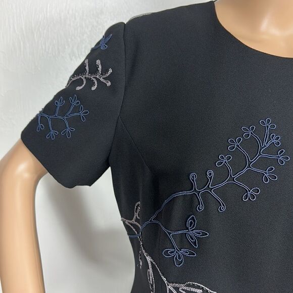 Maggy London Black Embroidered Short Sleeve Sheath Dress Size 8 - Picture 2 of 8